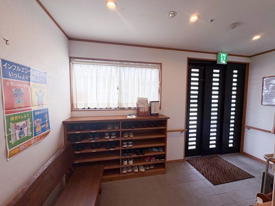 落ち着いた雰囲気の入口