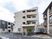 静かな住宅街の建物外観