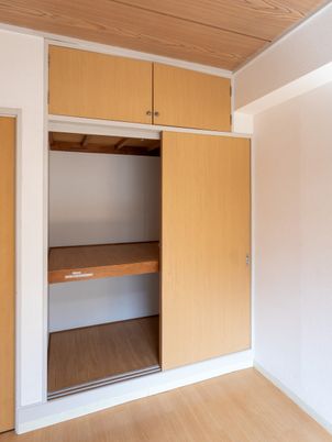 木製収納の居室