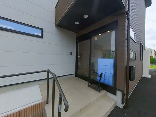 階段のあるエントランス