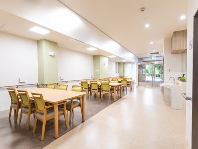 開放的なダイニングルーム