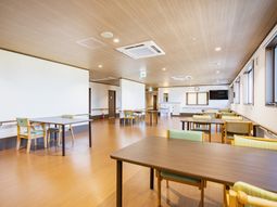 明るい食堂の室内  