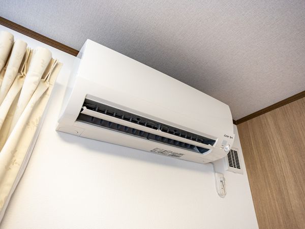 壁掛けエアコンのある部屋  