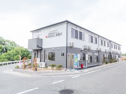 モダンな外観の建物