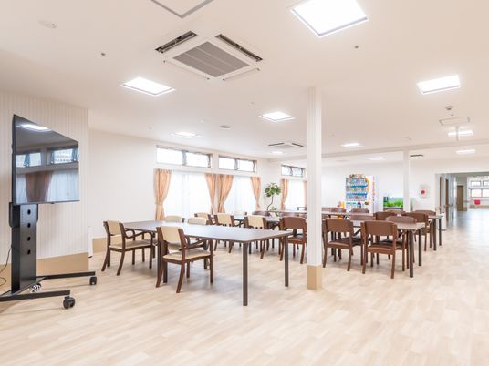 広々としたラウンジ