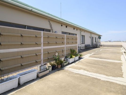 屋上の広いテラス  