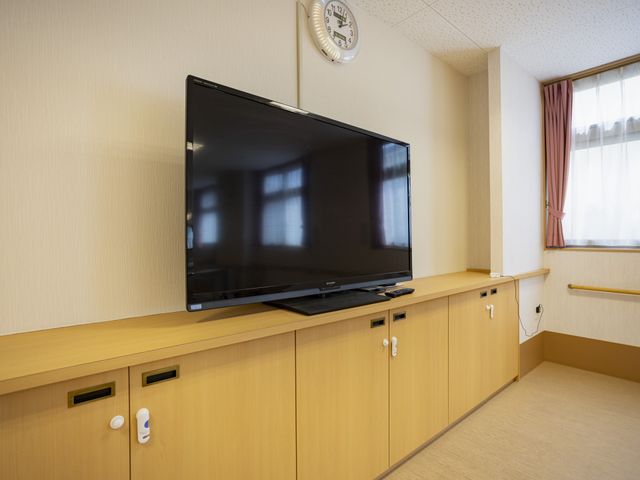 テレビと家具の部屋
