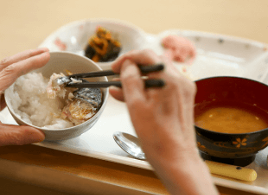 食事を楽しむ様子