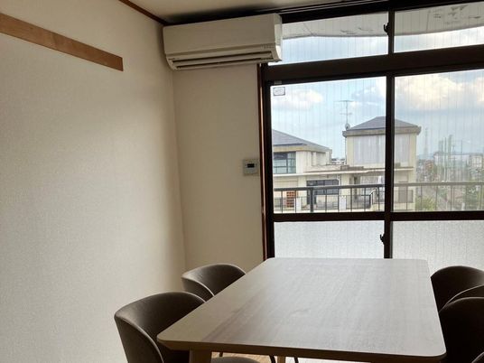 窓際の食堂  