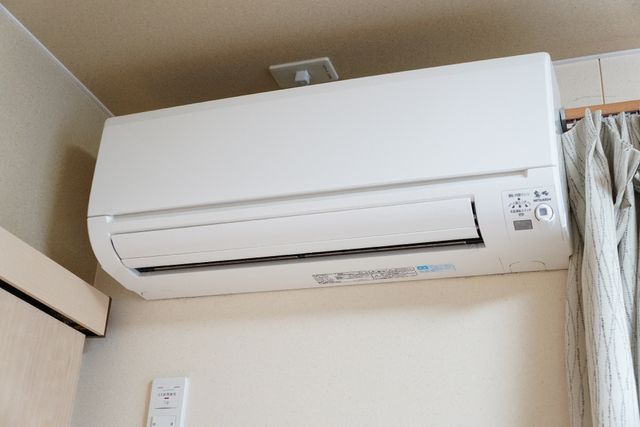 壁掛けエアコンのクローズアップ
