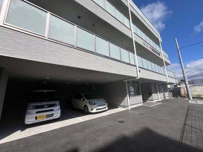 エントランス前