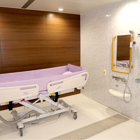 機能性の高い浴室 浴室 落ち着いた雰囲気の中、安心してご利用いただける最新設備が整った入浴エリアです。