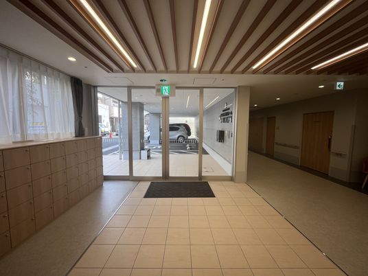 明るいエントランス