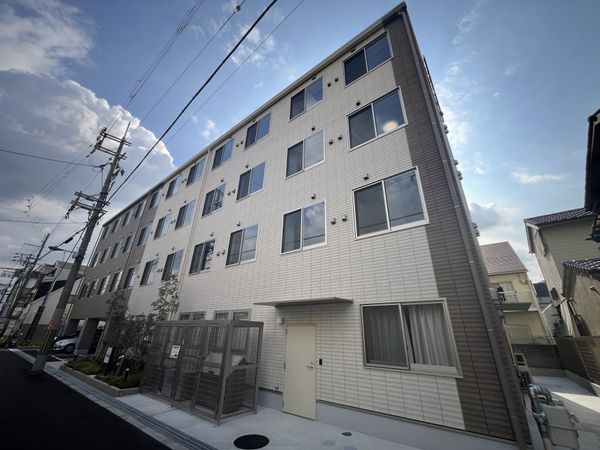 新しい建物の外観