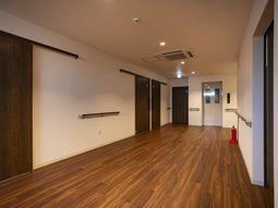 広々とした廊下