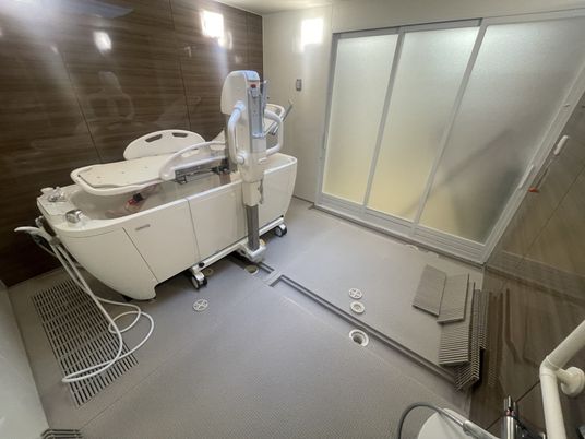 設備の整った浴室