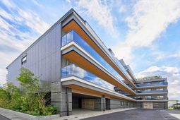 開放感ある建物外観