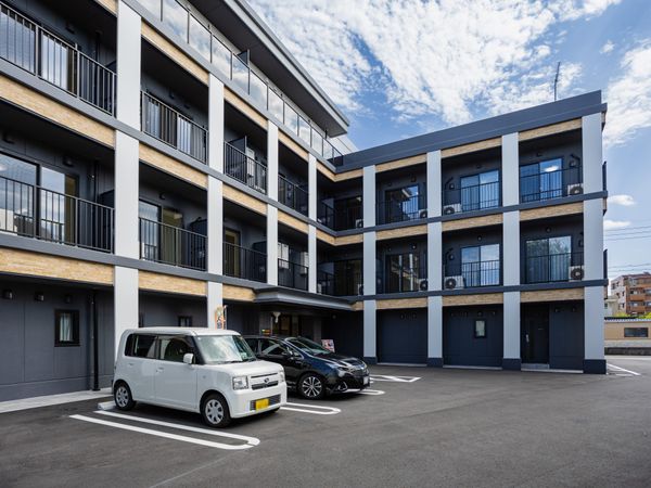 外観の駐車場  