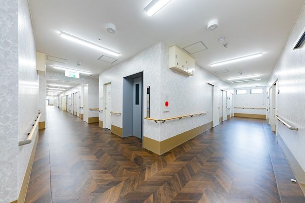 広々とした廊下