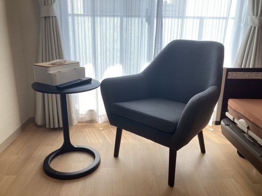 明るい居室の様子