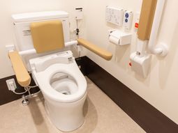 手すり付きトイレ