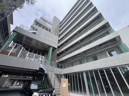 高層建築の外観