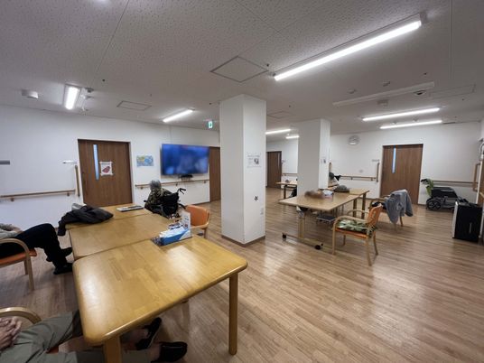 広々としたラウンジ
