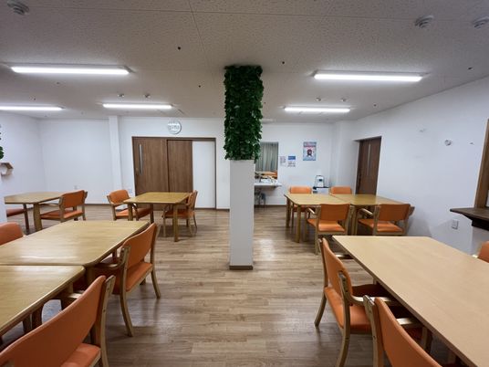 広々としたダイニングルーム