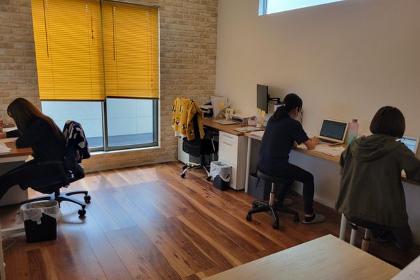 明るい共用スペース