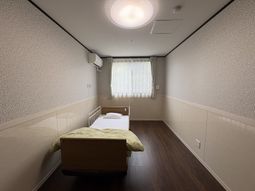 落ち着いた雰囲気の居室