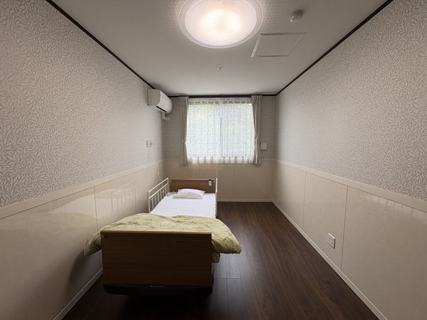 落ち着いた雰囲気の居室