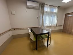 テーブルの室内