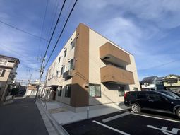 建物見上げる外観