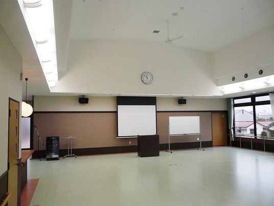 広々とした多目的室