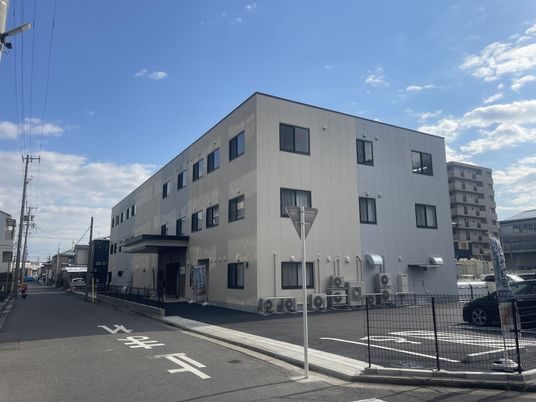 開放感のある建物外観