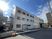 日差しが映える建物外観
