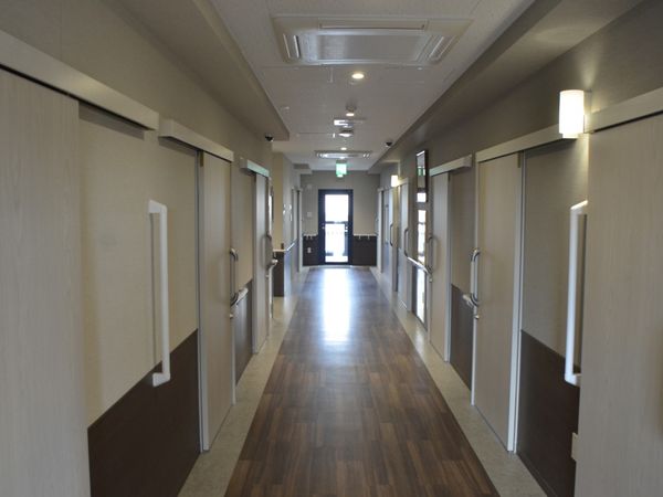 施設の廊下