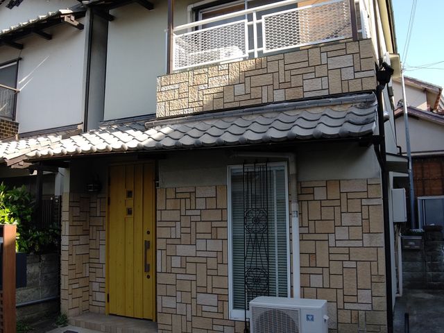 穏やかな住宅の外観 外観 落ち着いた雰囲気が漂う住宅。自然光が差し込むバルコニーが魅力的です。