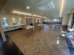 広々としたダイニングルーム