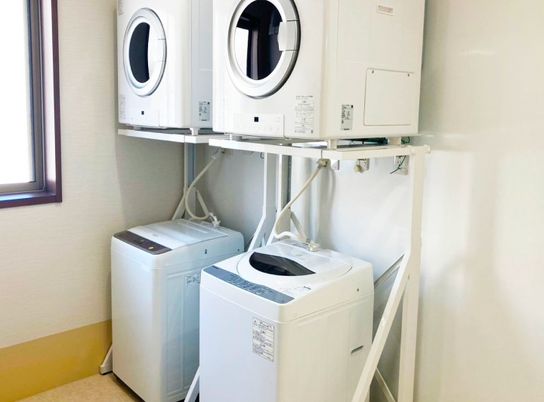 洗濯機と乾燥機のある部屋