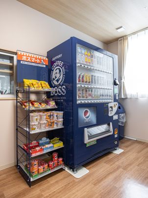 飲み物とスナックのスペース