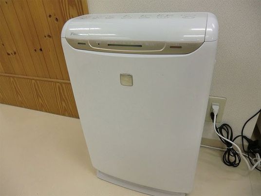 空気清浄機のある廊下  