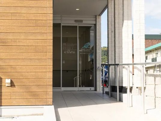 エントランス前の通路  