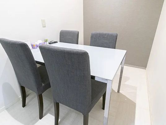4人用の食事室  