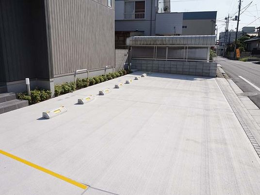 駐車スペースの外観  