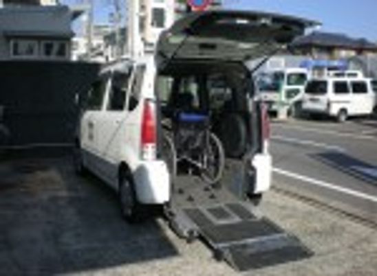バリアフリー車両のエントランス