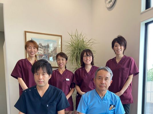 スタッフの集合、ロビー  
