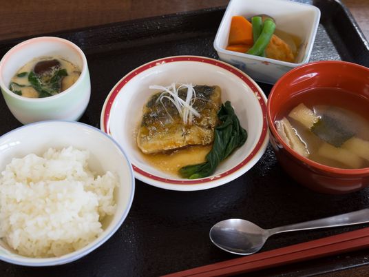 和食の食事セット