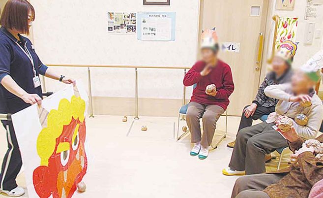 楽しげな様子の居室