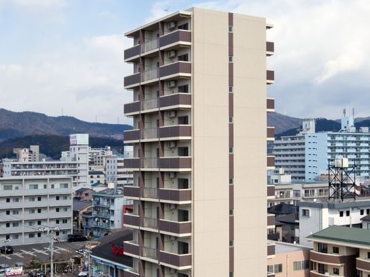 高層の外観  